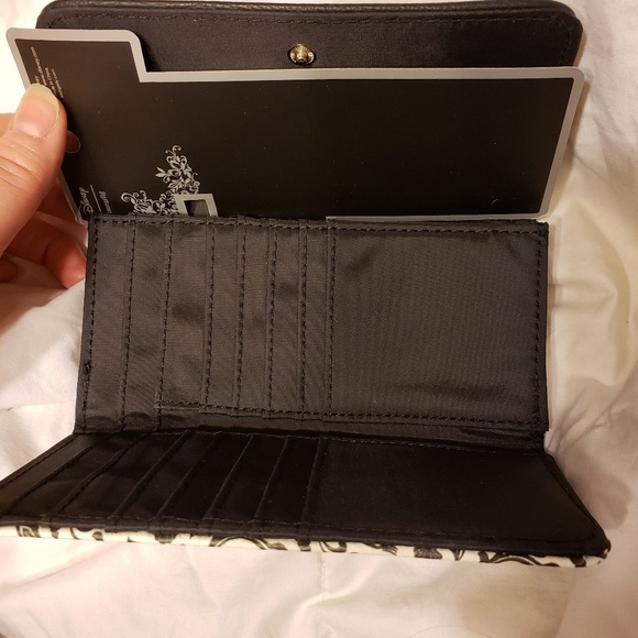 Last 1!!! Disney's Little Mermaid loungefly wallet - Picture 6 of 8